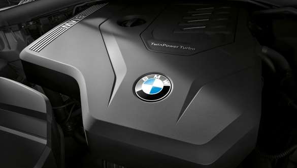 BMW Série 3 Berline, moteur essence 4 cylindres BMW TwinPower Turbo. Détail du moteur essence 4 cylindres BMW TwinPower Turbo de la BMW Série 3 Berline.