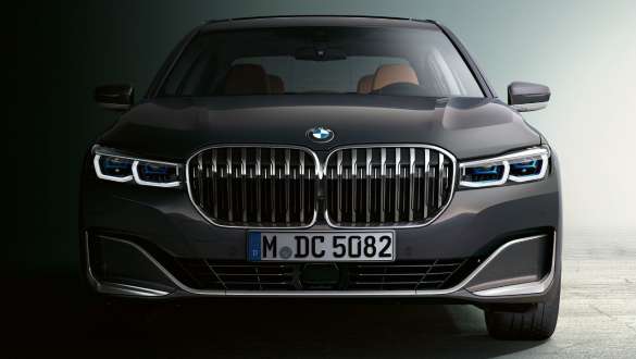 BMW Série 7 Berline, jupe avant BMW Série 7 Berline : vue de face, gros plan sur la jupe avant