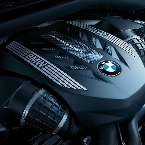 BMW X6, moteurs. Gros plan du moteur de la BMW X6.
