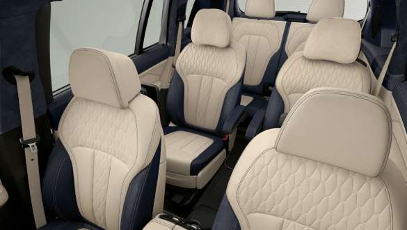 BMW X7 en configuration six places Vue en plongée diagonale sur les six places de la BMW X7
