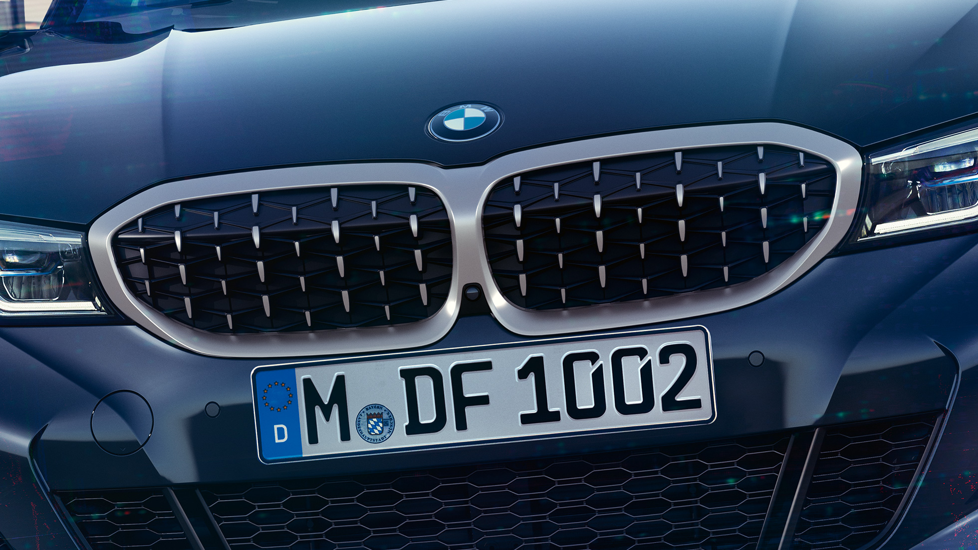 BMW Série 3 Berline, double calandre BMW. Vue de face de la double calandre BMW style Mesh de la BMW Série 3 Berline M340i xDrive.