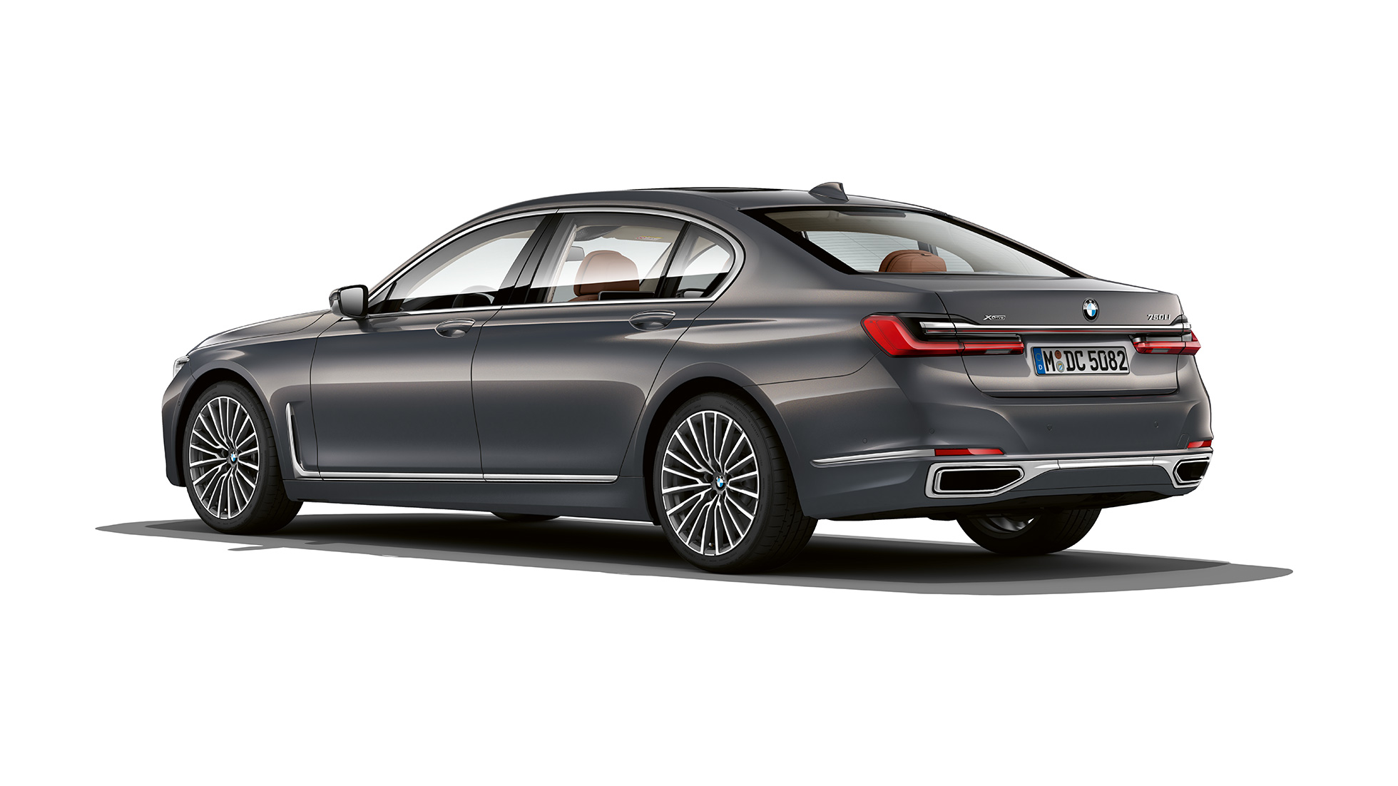 Vue de trois quarts arrière d’une BMW Série 7 Berline en design extérieur Pure Excellence Vue de trois quarts arrière d’une BMW Série 7 Berline grise en design extérieur Pure Excellence