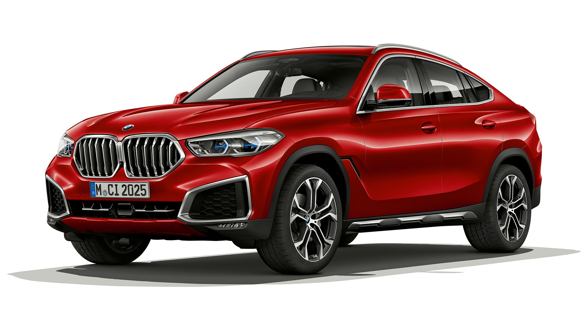 BMW X6 avec BMW xLine, extérieur. Vue de trois quarts avant de la BMW X6 avec BMW xLine.