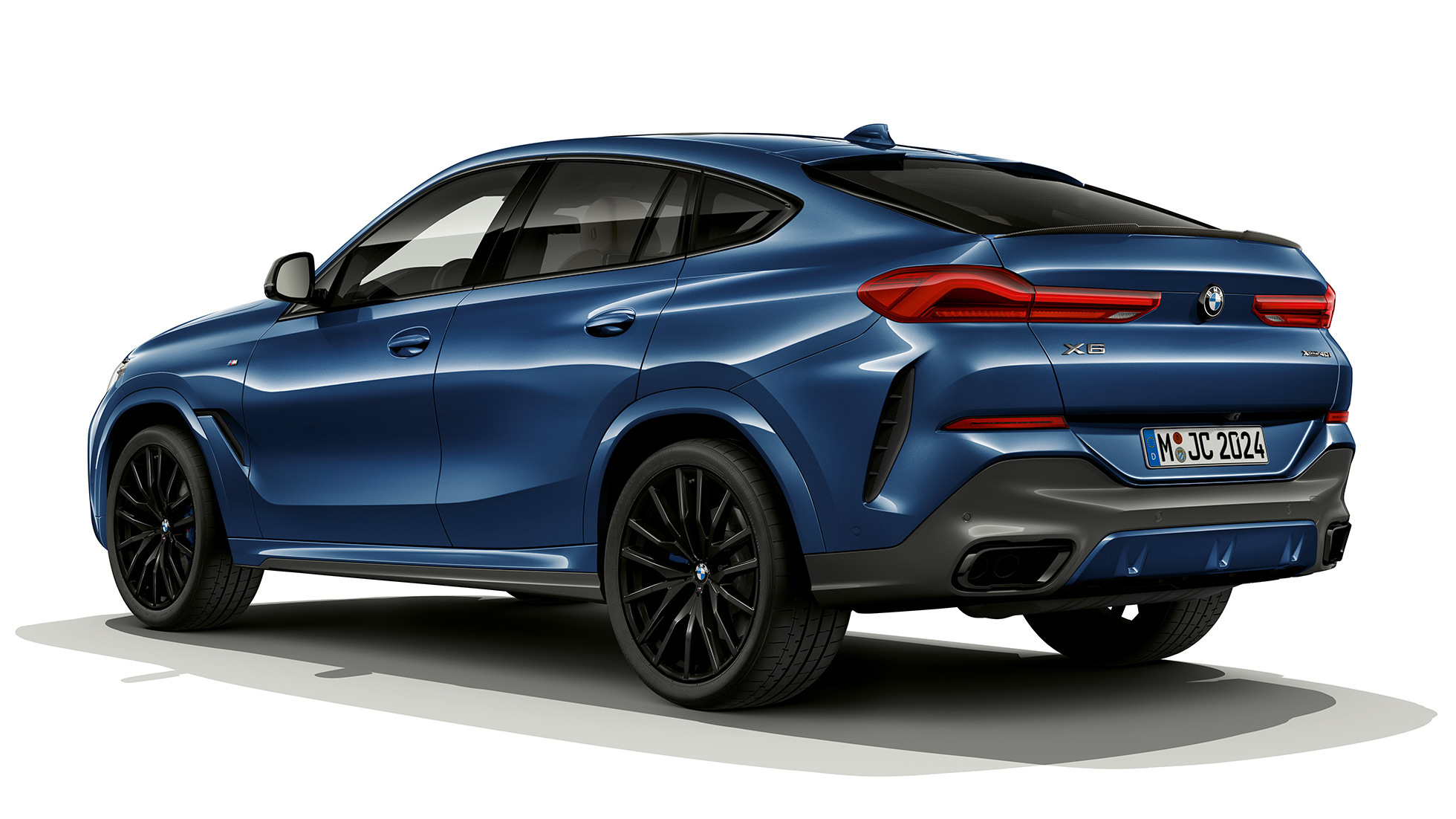 BMW X6 avec Kit M Sport, arrière. Vue de trois quarts arrière de la BMW X6 avec Kit M Sport