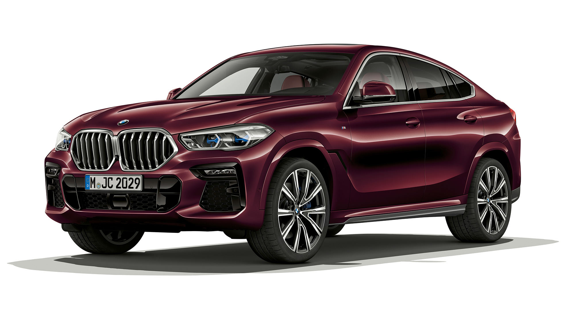 BMW X6 avec BMW xLine, poste de conduite. Intérieur de la BMW X6 avec BMW xLine, vue du poste de conduite.
