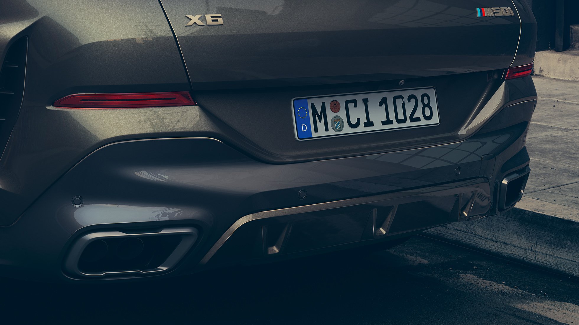 Système d’échappement M Sport de la BMW X6. Gros plan du système d’échappement M Sport de la BMW X6.
