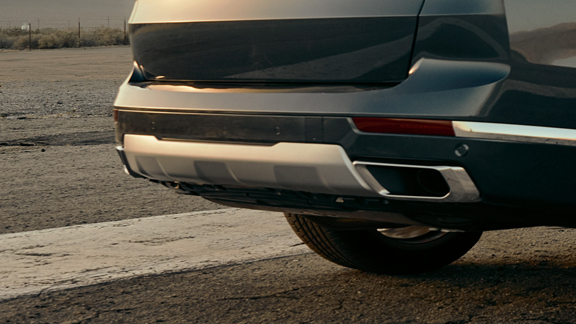 Système d'échappement M sport Vue en gros plan de la poupe de la BMW X7 avec centrage sur le système d’échappement M sport
