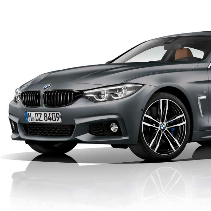 BMW Série 4 Gran Coupé, Modèle M Sport, vue de trois quarts face