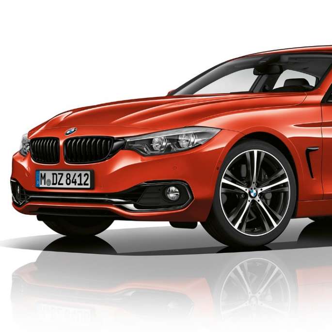 BMW Série 4 Gran Coupé, Modèle Sport, vue de trois quarts face